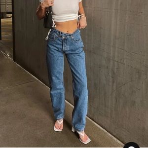 HOLLY ASYMMETRIC STRAIGHT LEG JEAN MID WASH DENIM